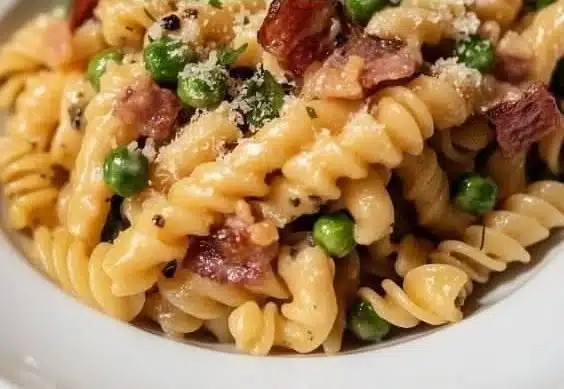 Quick and Creamy Penne Pasta with Peas and Bacon Recipe Ready in 20 Minutes!